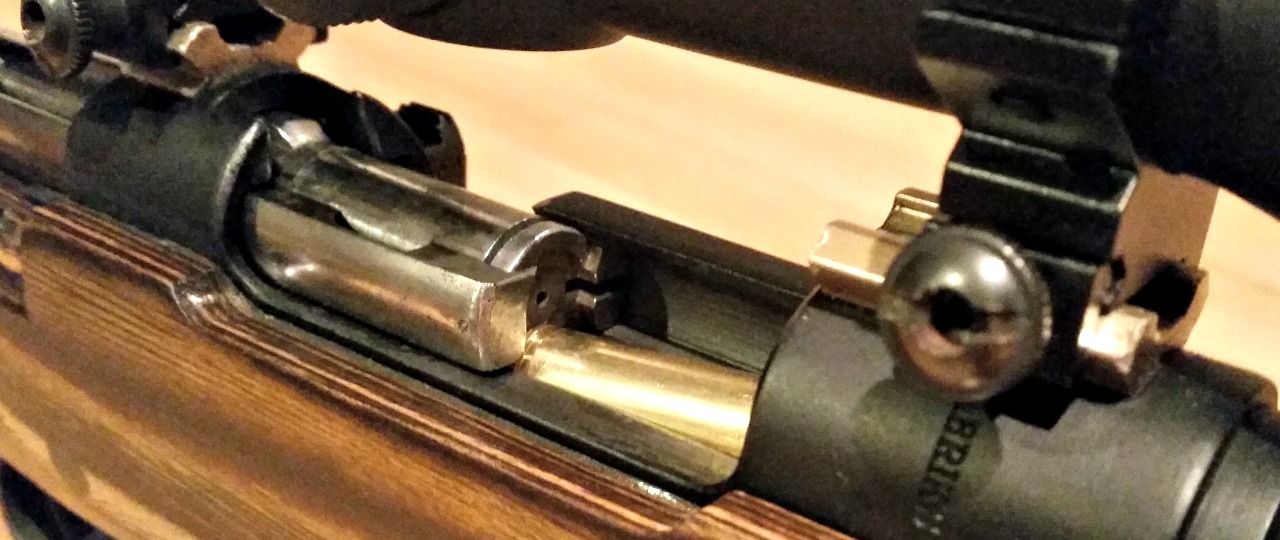 This Mauser action with its large claw extractor grips the round upon picking it up out of the magazine.